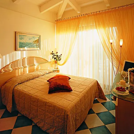 Hotel Posillipo 4*