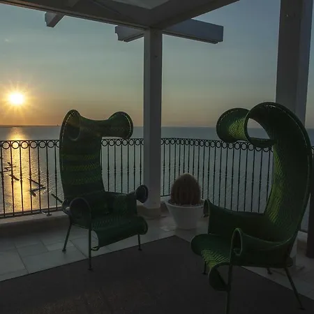 Ξενοδοχείο Posillipo 4*